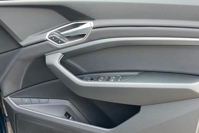 Audi e-tron Photo 40