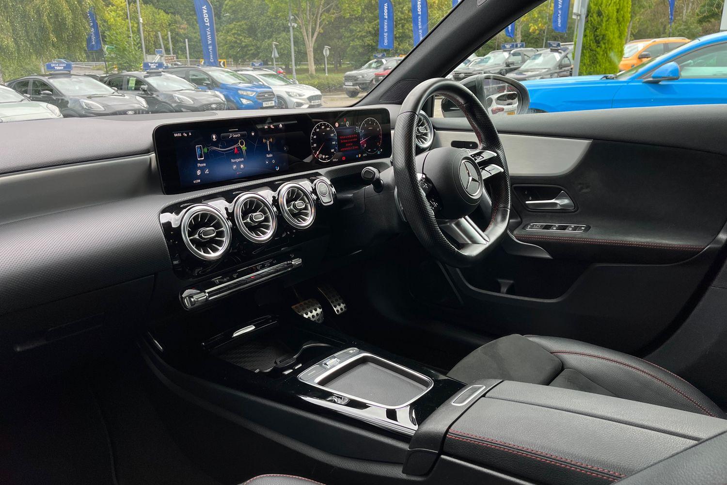 Mercedes-Benz A Class Photo 17