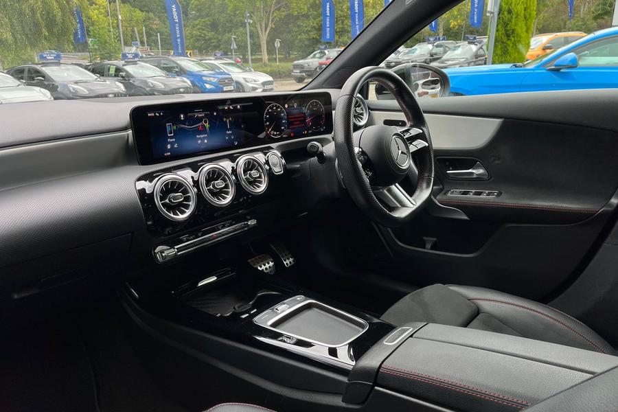 Mercedes-Benz A Class Photo autoimg-e55c7c1da40250d3a6ed758d2e24094a7d4cfb58.jpg