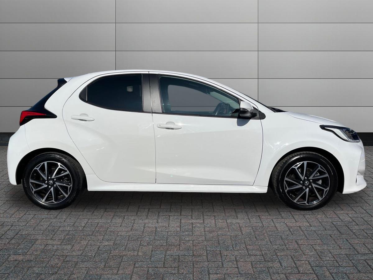 Toyota Yaris Photo 5