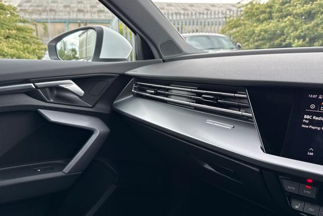 AUDI A3 Photo 32