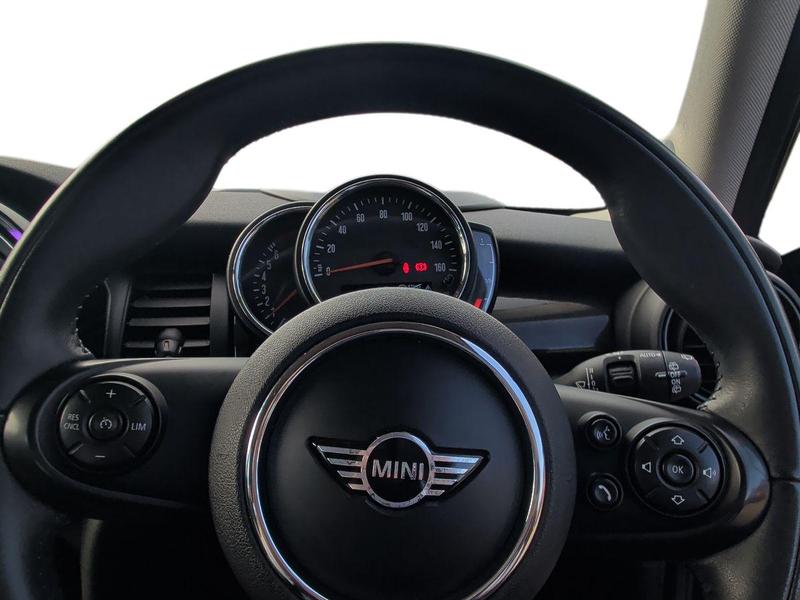 Used MINI Hatch YY68WFF 13