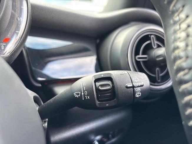 MINI Hatch Photo 34