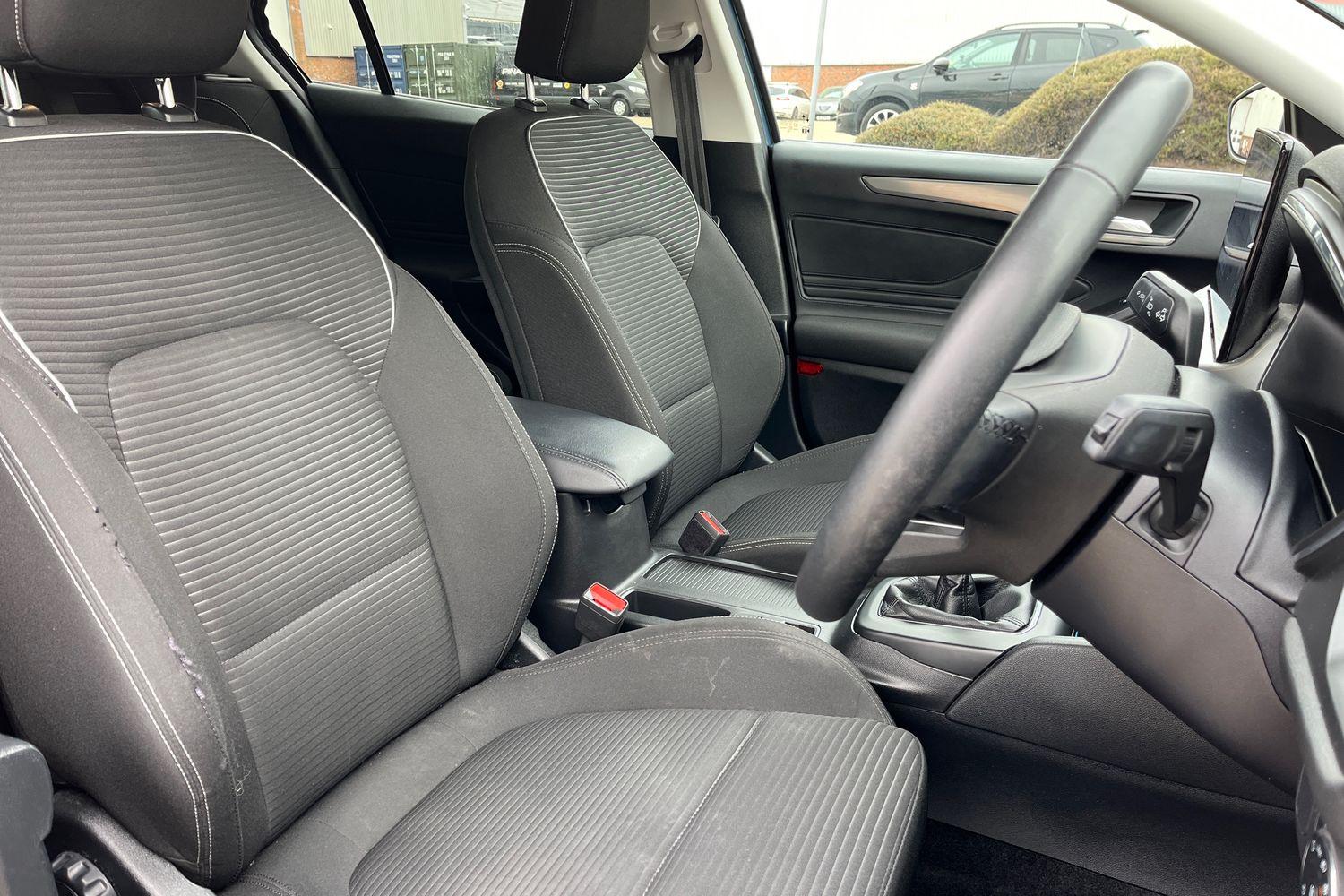 Ford Focus Photo 16