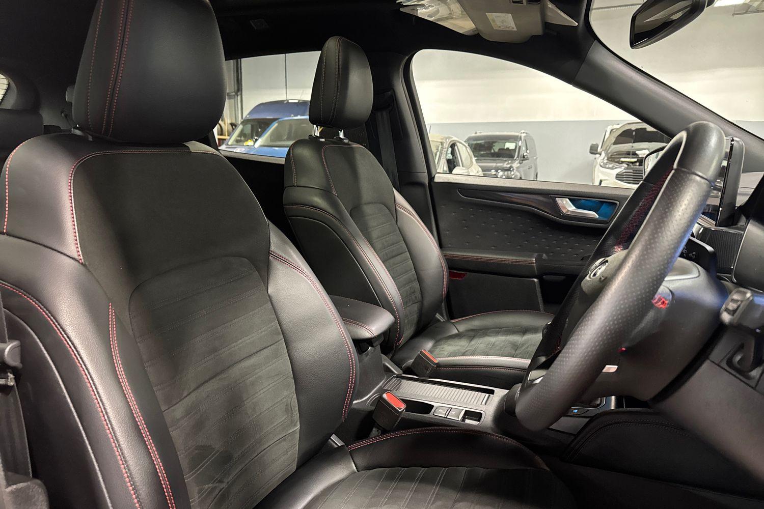 Ford KUGA Photo 16