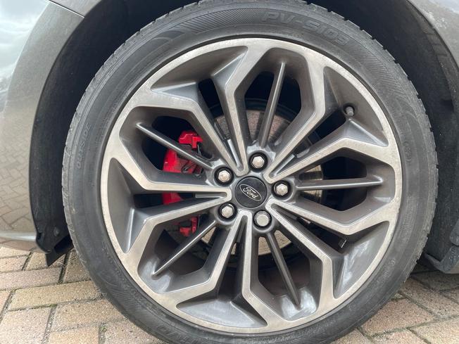 FORD Focus Photo 23