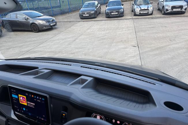 VOLKSWAGEN Crafter Photo 32