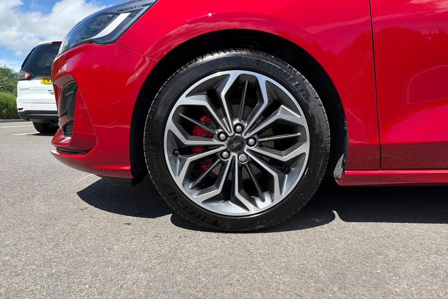 Ford FOCUS Photo autoimg-e57b47b9b394d701b35f4c729cbca22a3a8d3be5.jpg