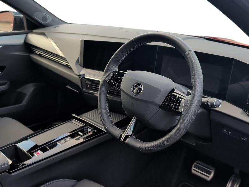 Used Vauxhall Astra BJ73UXY 11