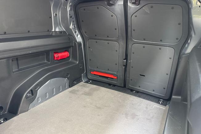 VOLKSWAGEN Id. Buzz Cargo Photo 9