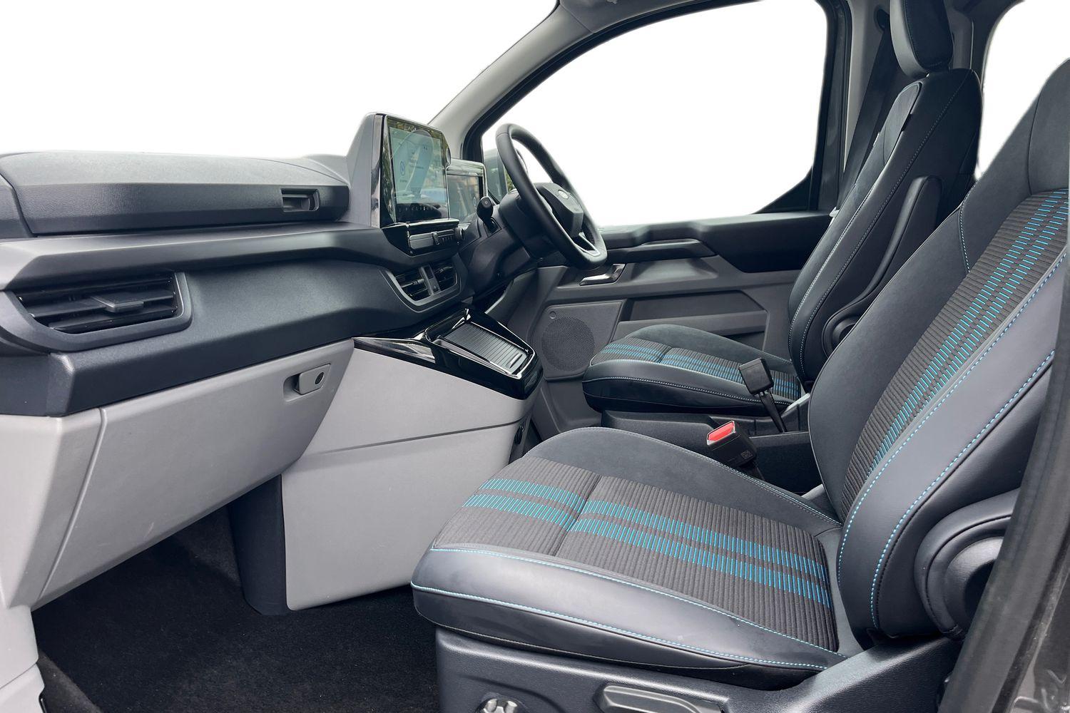 Ford TRANSIT CUSTOM Photo 2