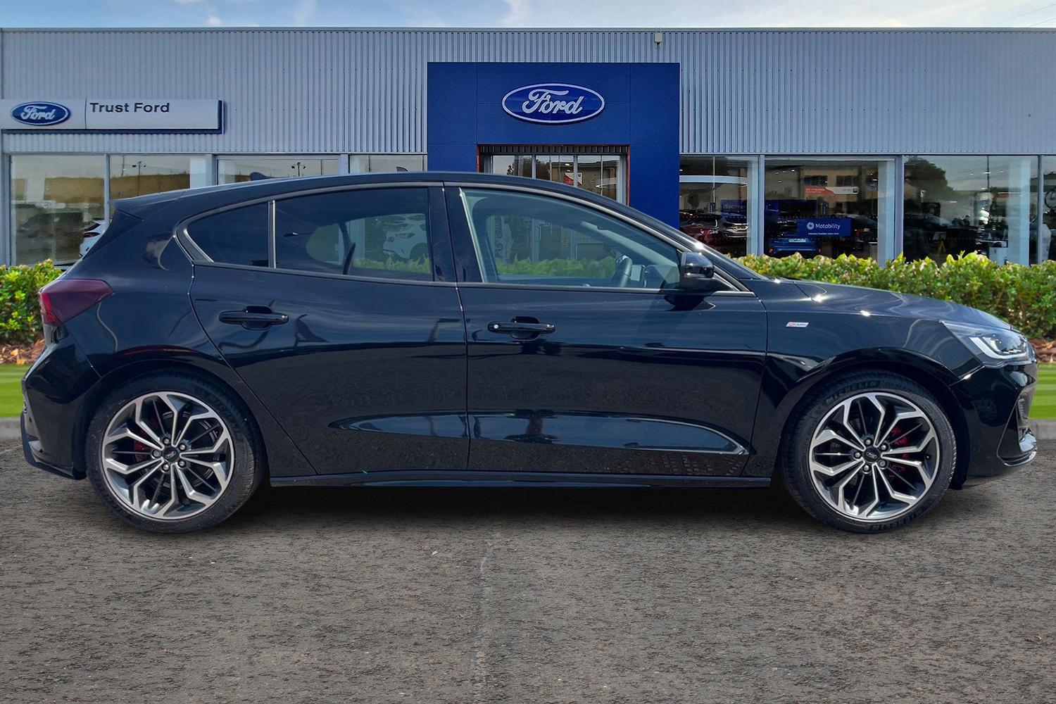 Ford FOCUS Photo 2