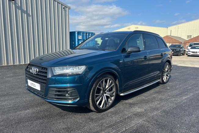 AUDI Q7 Photo 22
