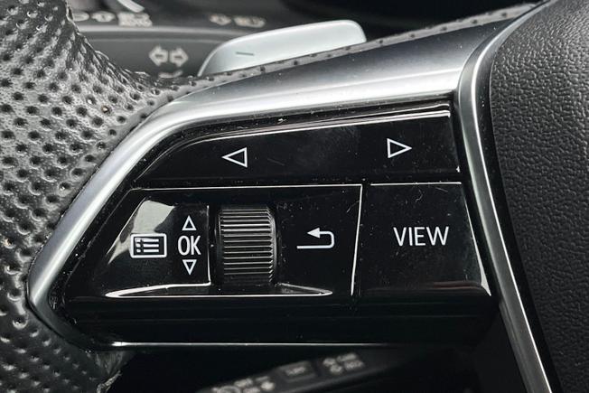 AUDI A6 Saloon Photo 16