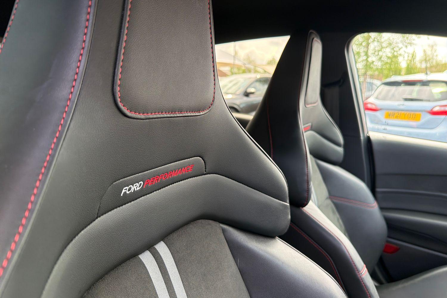 Ford FIESTA Photo 30