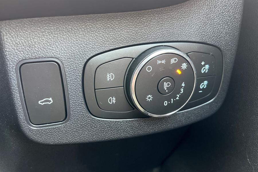 Ford PUMA Photo autoimg-e5875996e4d3bb2cf405583055632a8ba5d4c9c9.jpg