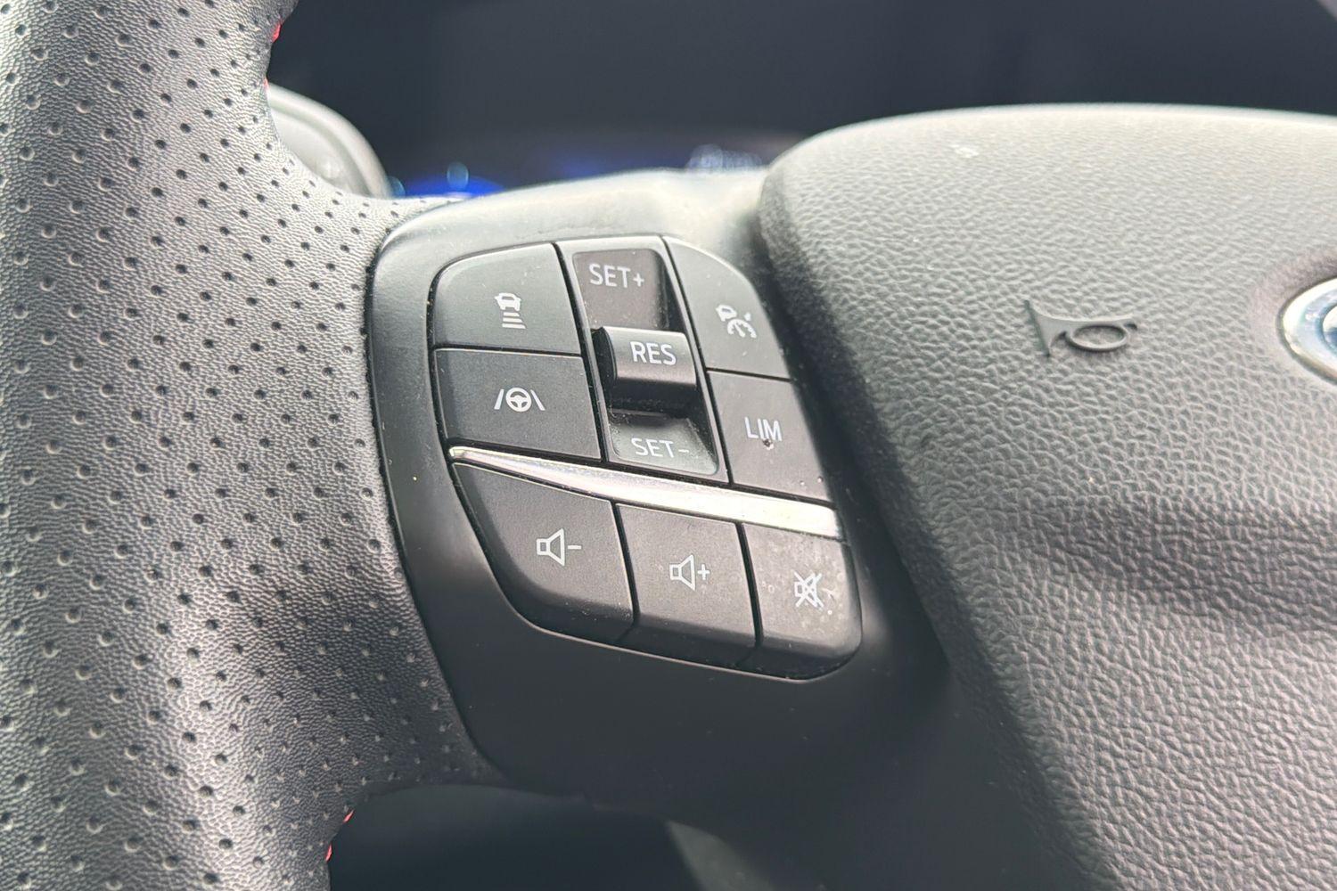 Ford KUGA Photo 38