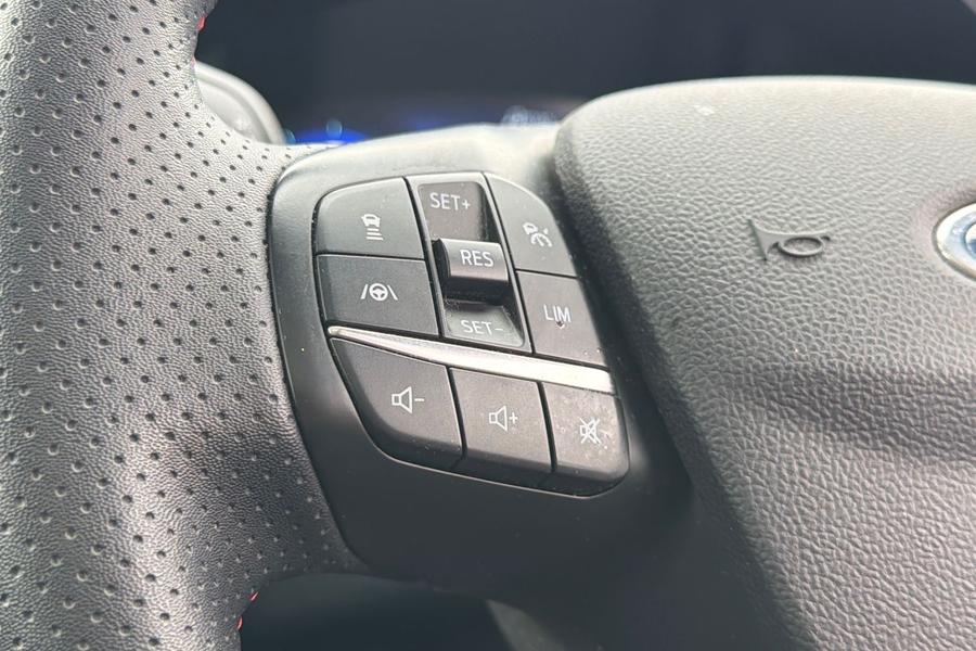 Ford KUGA Photo autoimg-e58764310c9638d044a6bdfb86174dd445af69a7.jpg