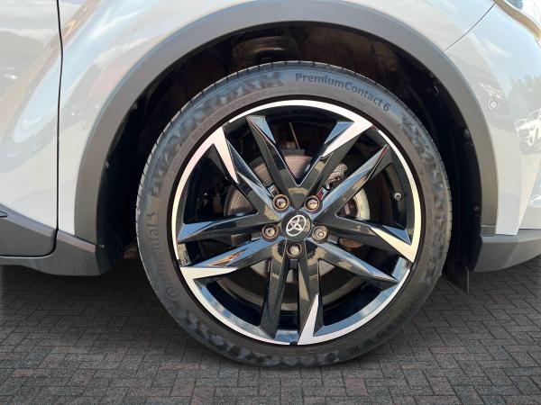 Toyota C-HR Photo autoimg-e58a65cbc2c133ae1e5cbed0556eb33e6eb4eed3.jpg