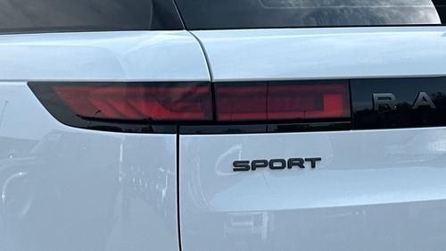 Land Rover Range Rover Sport Photo autoimg-e58b53ea851cff03e58a5bc5248b2c9f0de111f1.jpg