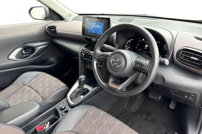 TOYOTA Yaris Cross Photo 6
