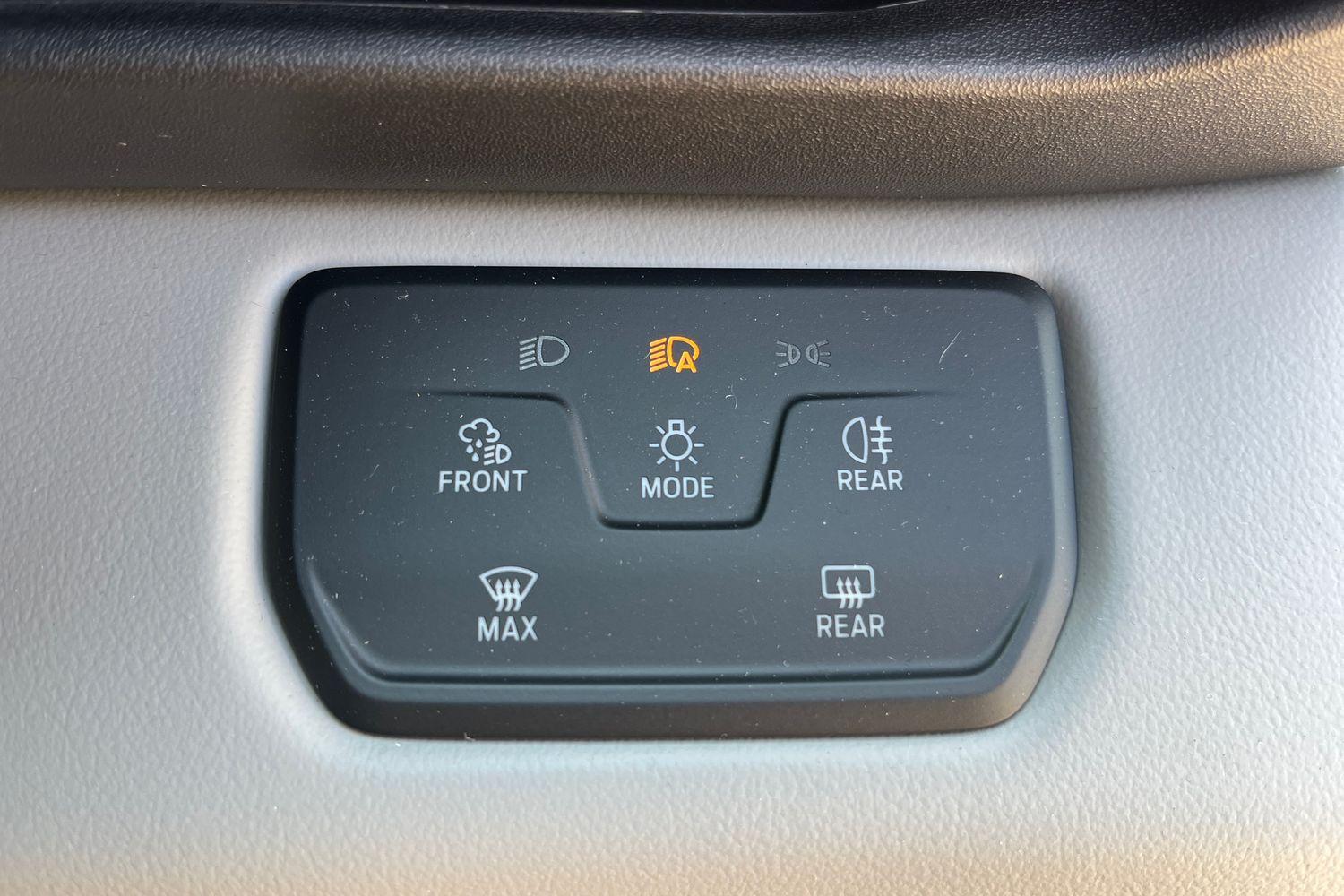Ford Explorer Photo 30