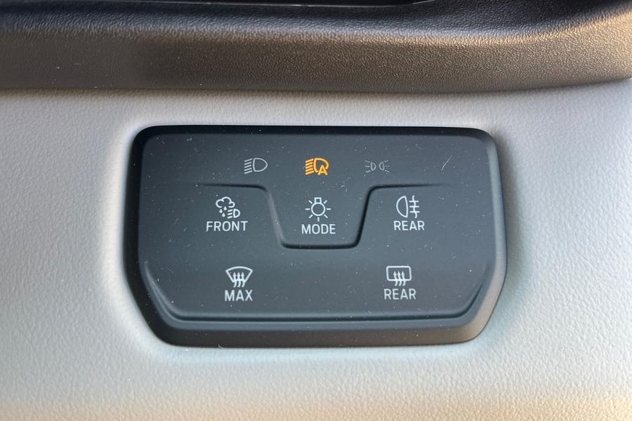 Ford Explorer Photo autoimg-e58f9b30f63fcbfcc2a19842586d49b355a4852f.jpg