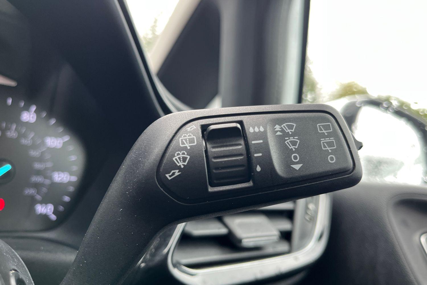 Ford FIESTA Photo 14