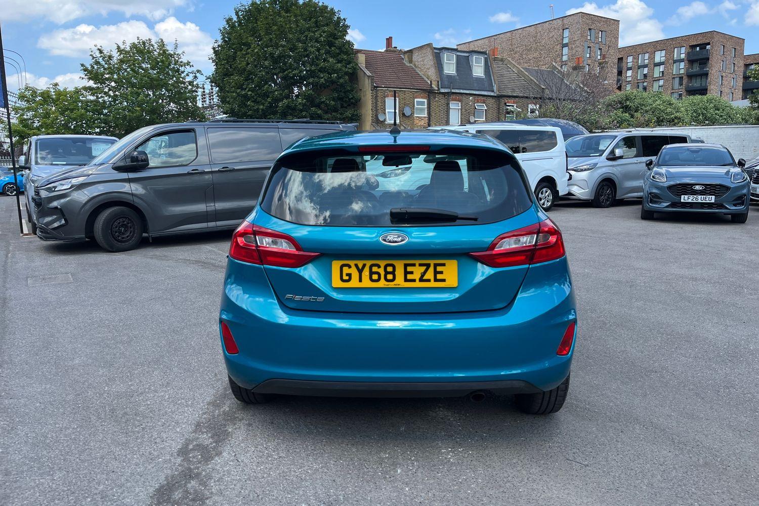 Ford FIESTA Photo 34