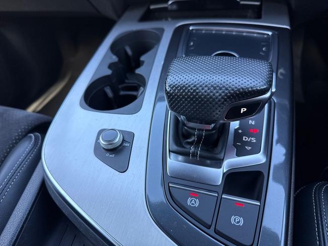AUDI Q7 Photo 34