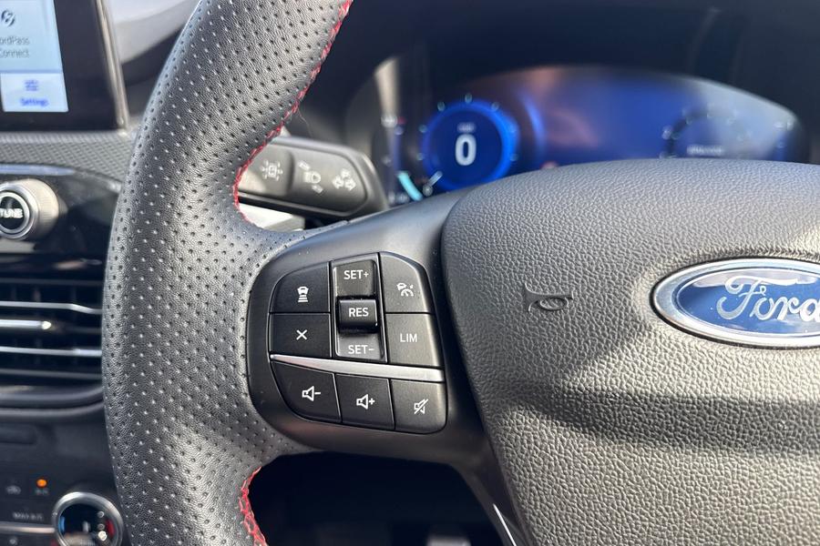 Ford KUGA Photo autoimg-e59c864a72d89d7bba4c1048726c10d962ebe092.jpg