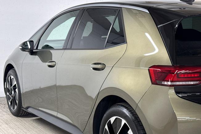 VOLKSWAGEN ID.3 Photo 26