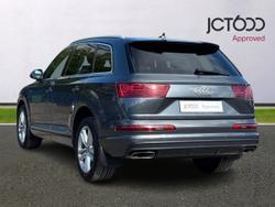 AUDI Q7 Photo 3
