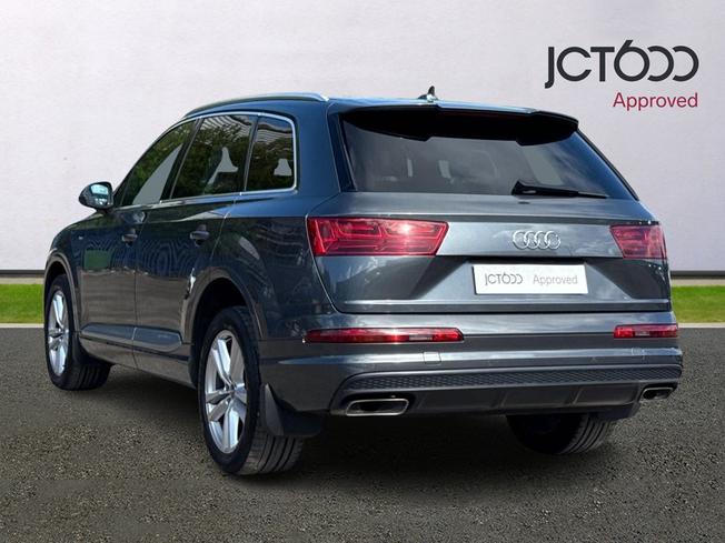 AUDI Q7 Photo 3