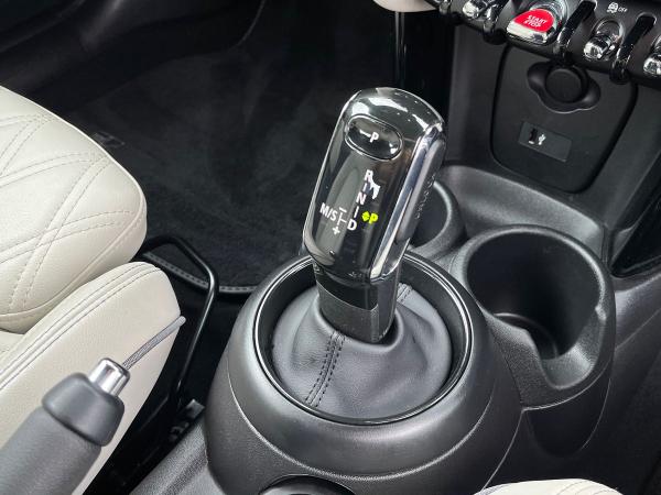 MINI Hatch Photo autoimg-e5a18a55398605e541806bad9cadc7182e8c2afc.jpg