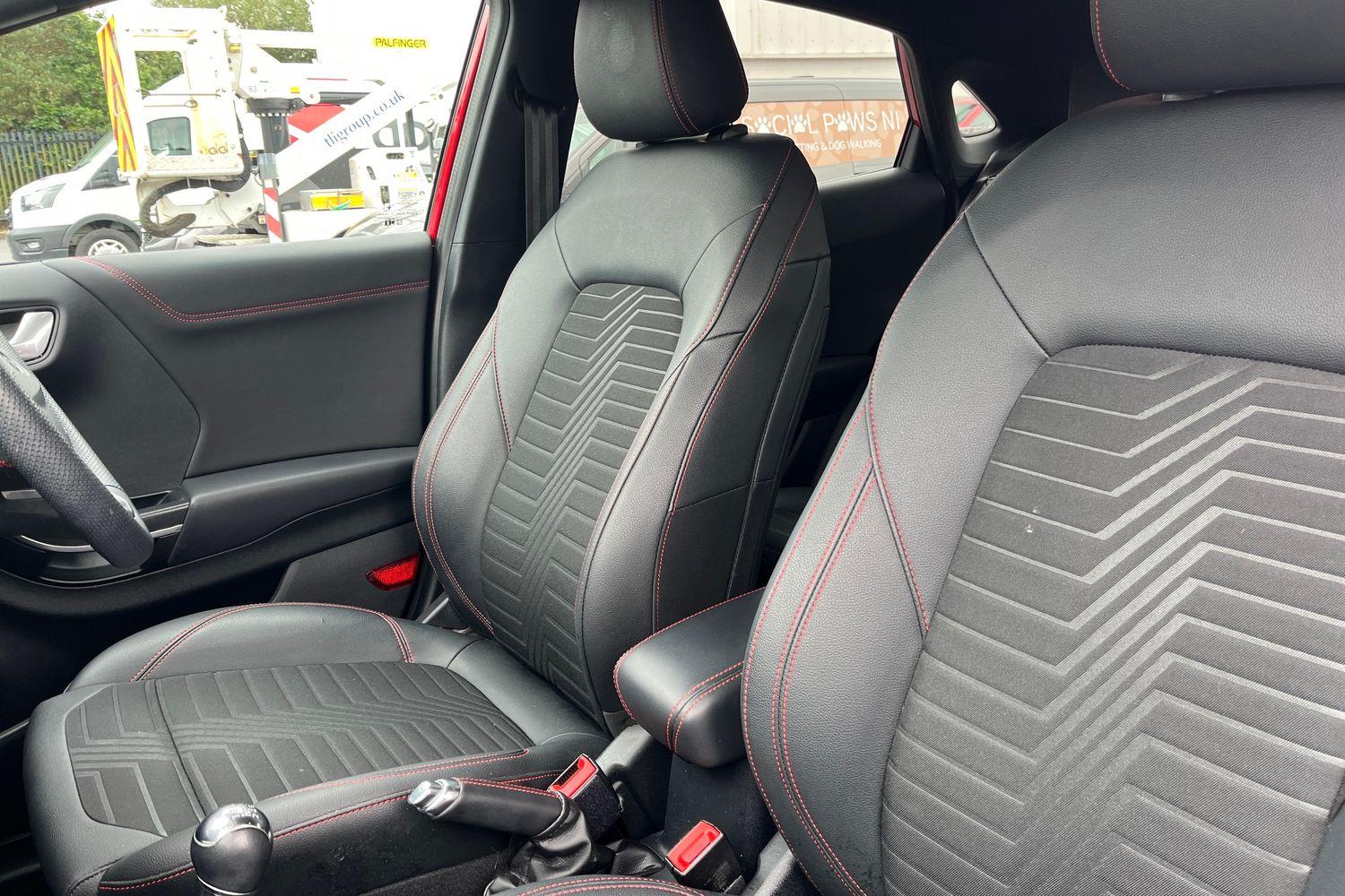 Ford PUMA Photo 18