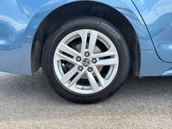 TOYOTA Corolla Photo 5