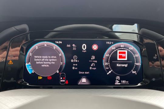 Volkswagen Golf Photo autoimg-e5a5e66c2d18fa7d6ee54a80af5fd751e34556b3.jpg