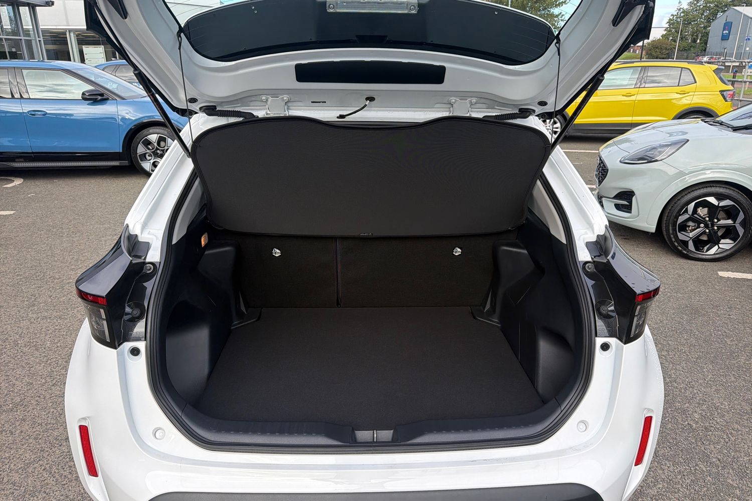 Toyota YARIS CROSS Photo 20