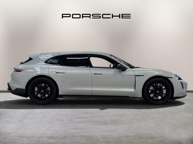 PORSCHE Taycan Photo 8
