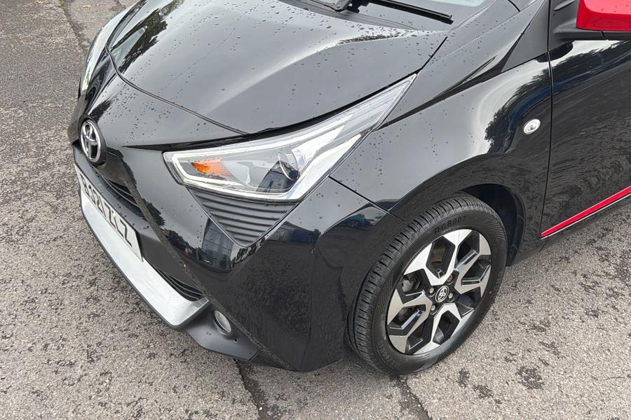 Toyota AYGO Photo autoimg-e5acfbdac534303bc5de43bd7b075a6dbd7acc59.jpg