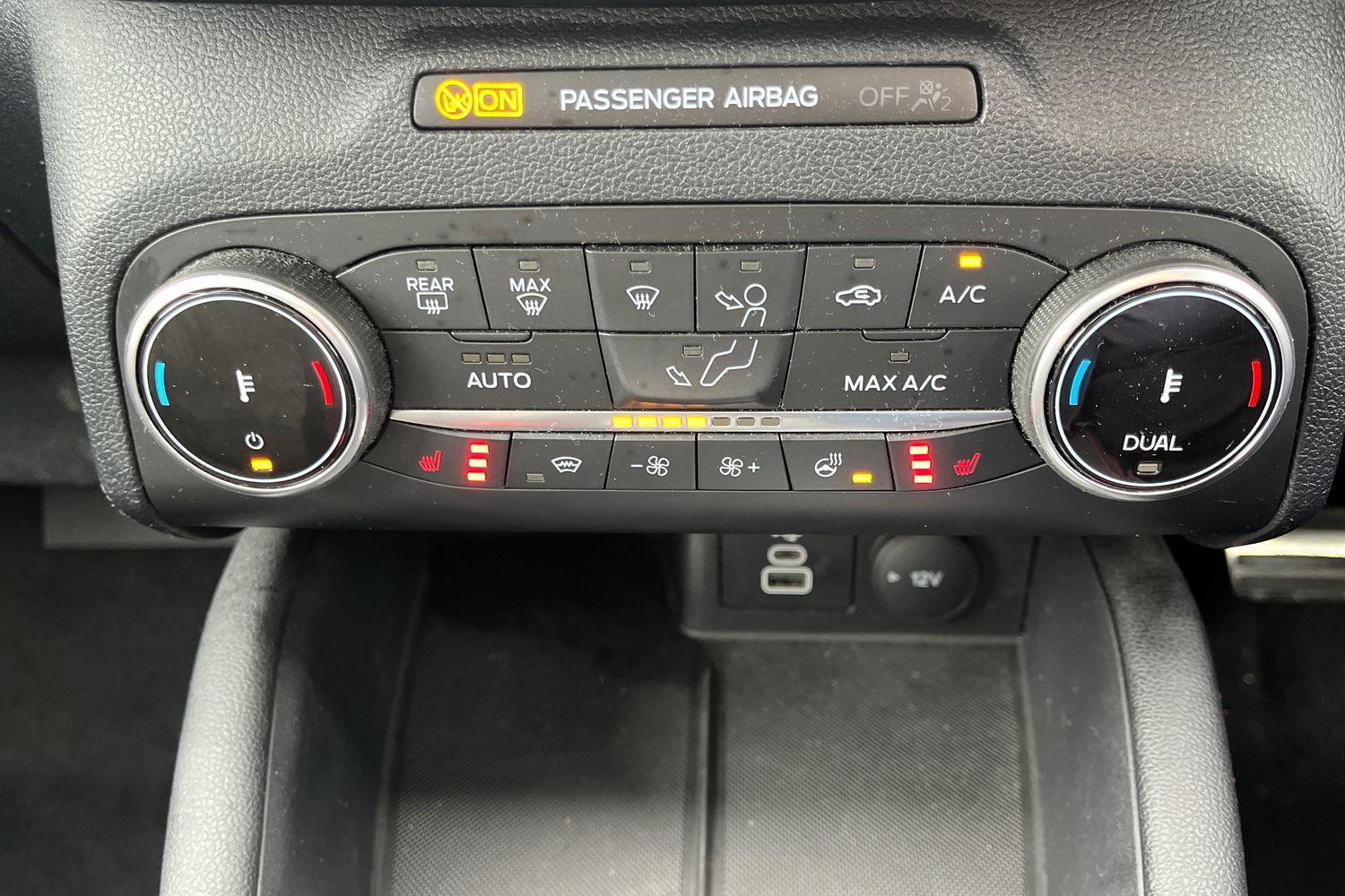 Ford KUGA Photo 22