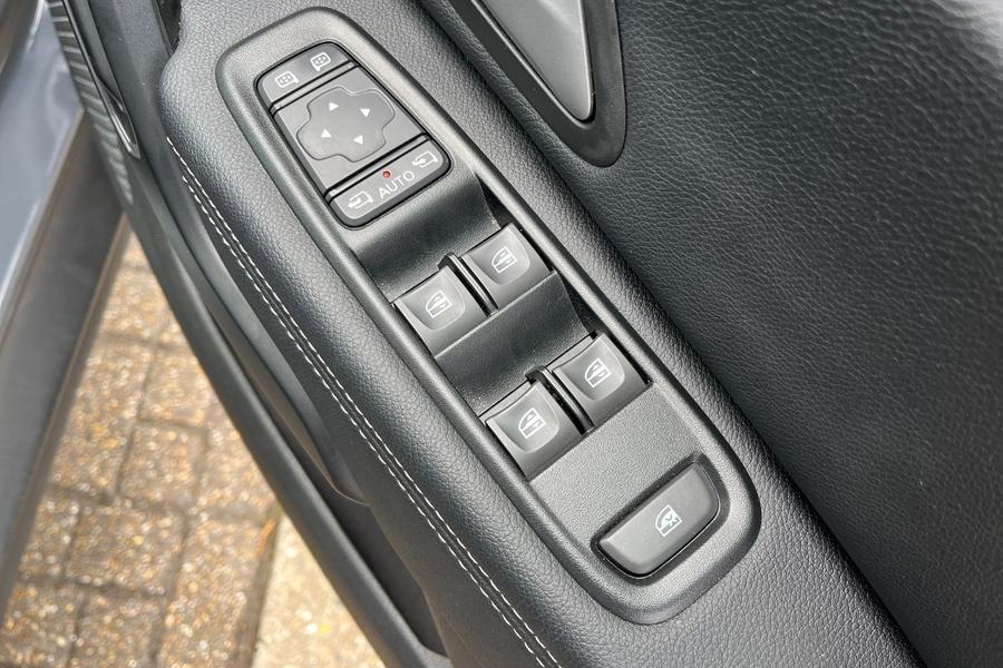 Dacia Duster Photo autoimg-e5b4eb53385dff186b264aef4fd0d72be3d50da3.jpg