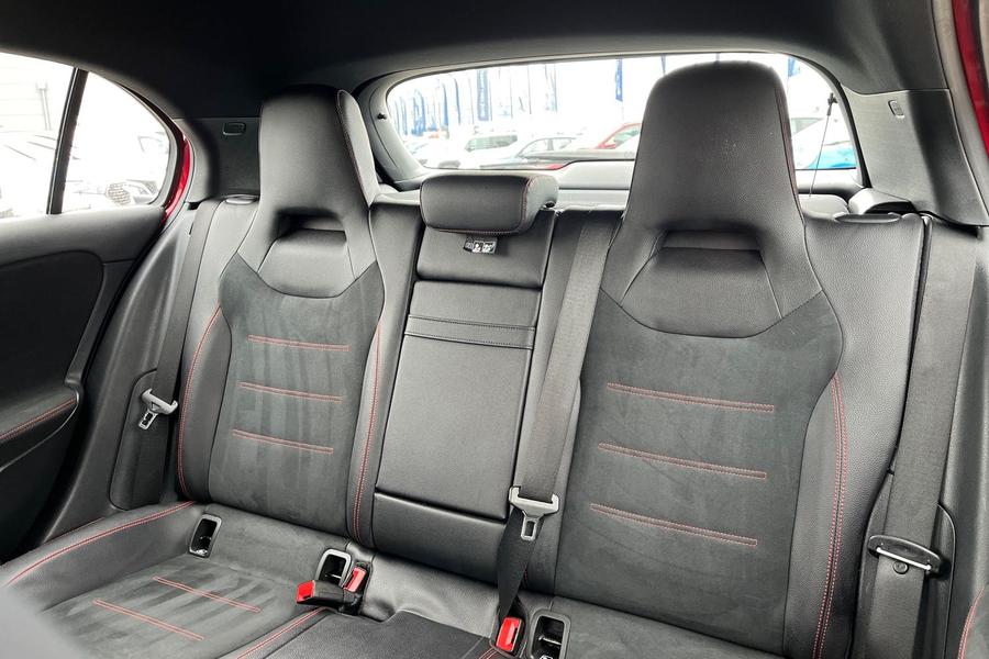 Mercedes-Benz A Class Photo autoimg-e5b6746013510253fba4ac559fc6736f369c1297.jpg