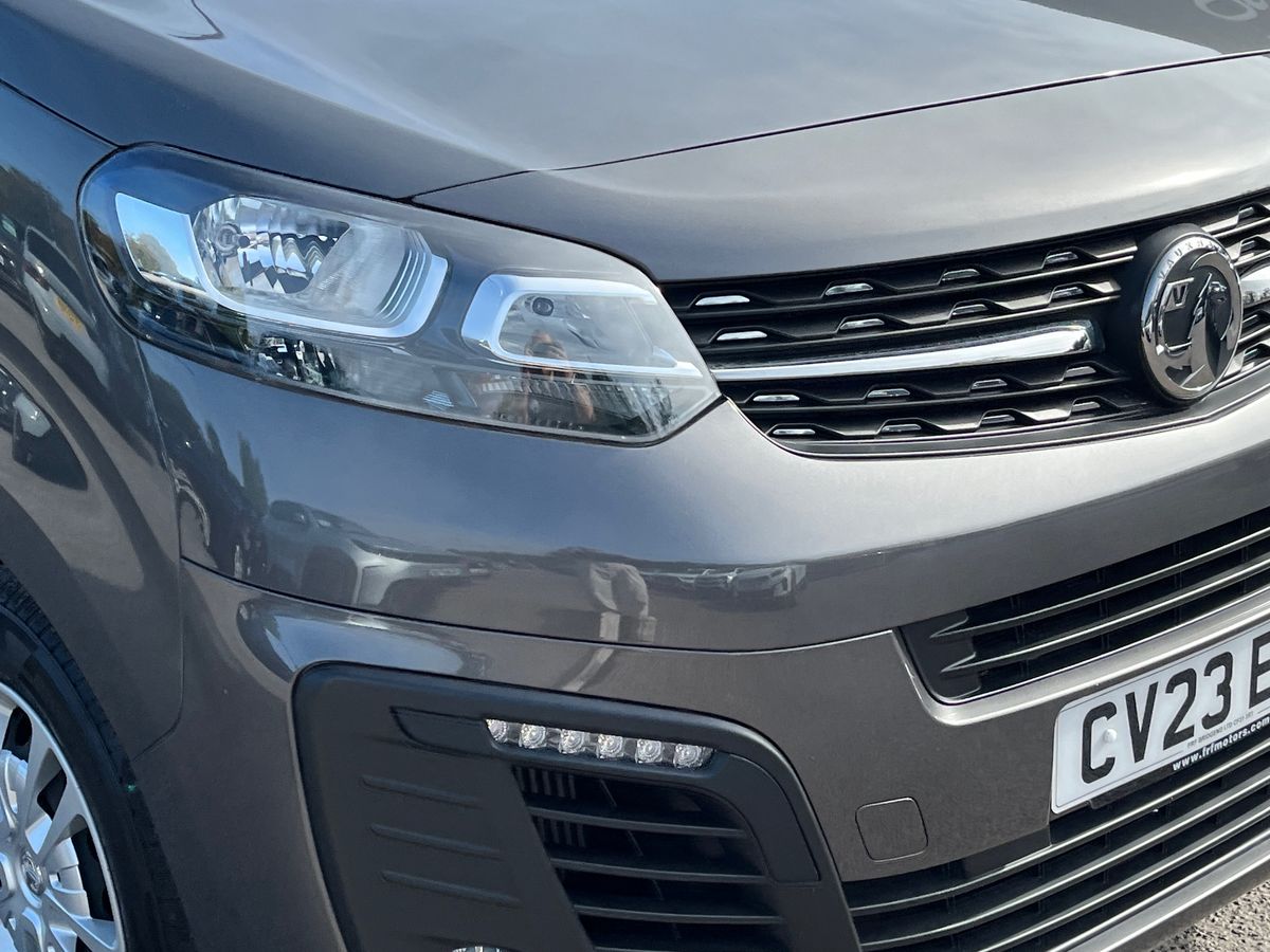 Vauxhall Vivaro Photo 16
