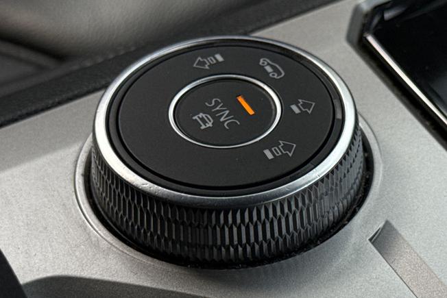 VOLKSWAGEN Touareg Photo 26