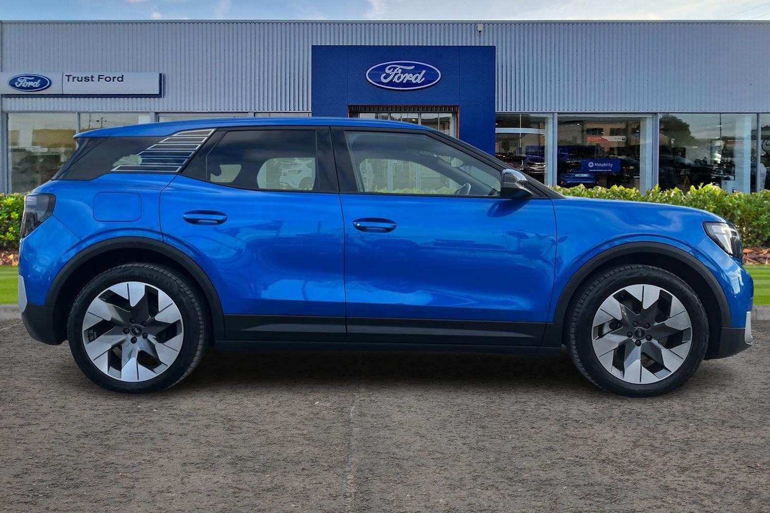 Ford Explorer Photo 2