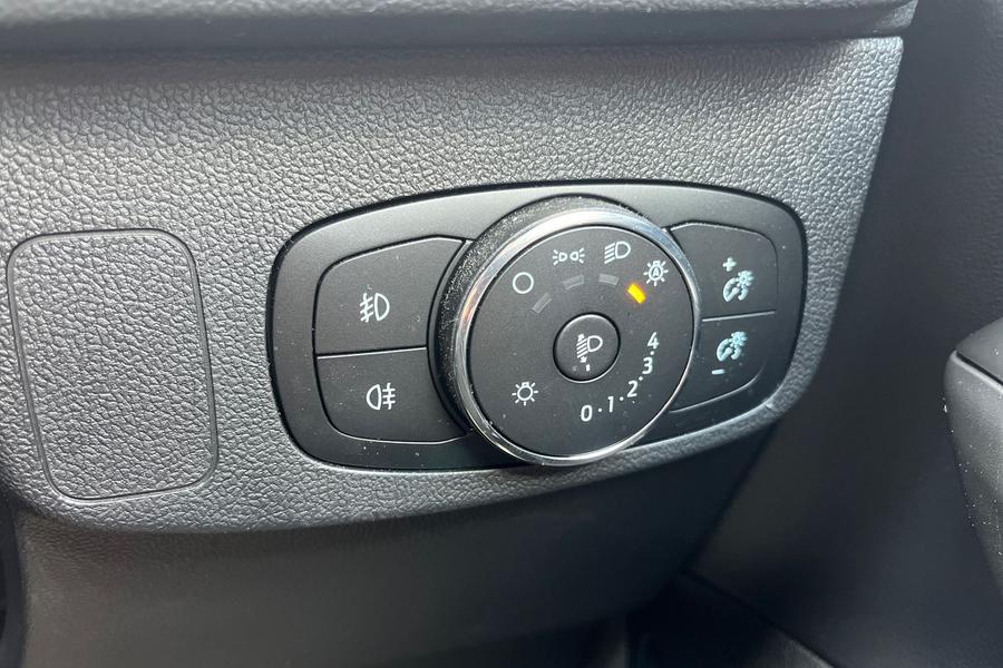 Ford FOCUS Photo autoimg-e5c01b1245cfc7bb01d9240134459aeb3fd02569.jpg