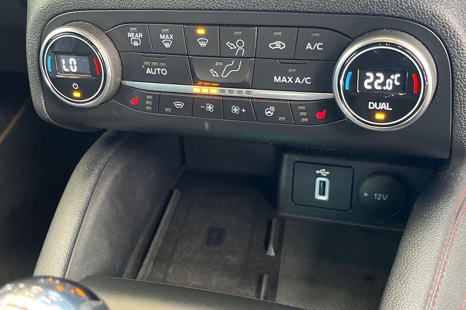 Ford FOCUS Photo 31