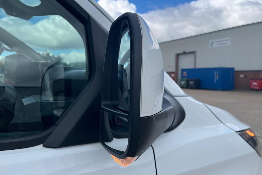 Used Ford TRANSIT CUSTOM LG25TZS 36